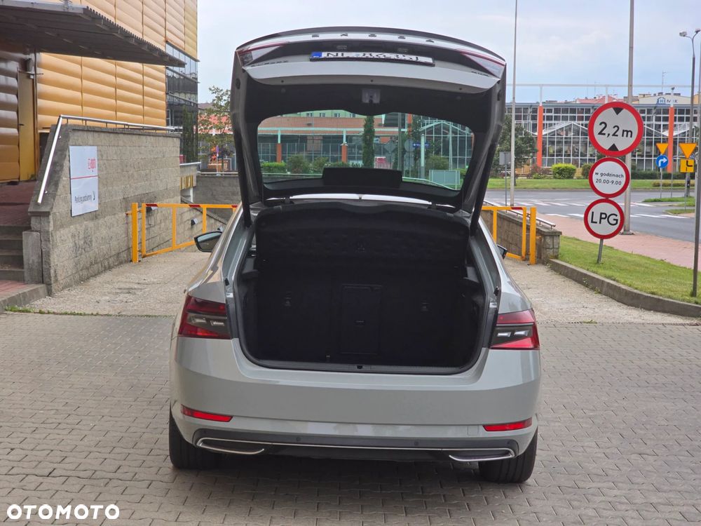 Skoda Superb 2.0 TDI SCR 4x4 Sportline DSG - 17