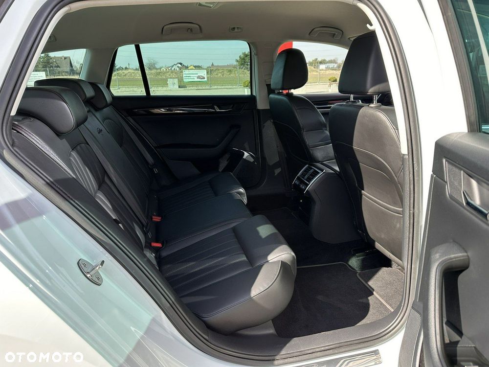Skoda Superb 2.0 TDI SCR 4x4 L&K DSG - 18