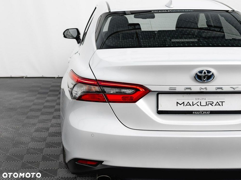 Toyota Camry - 11