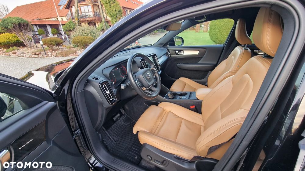 Volvo XC 40 D4 AWD Momentum - 11