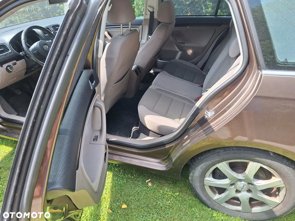 Volkswagen Golf 2.0 TDI DPF Comfortline - 4