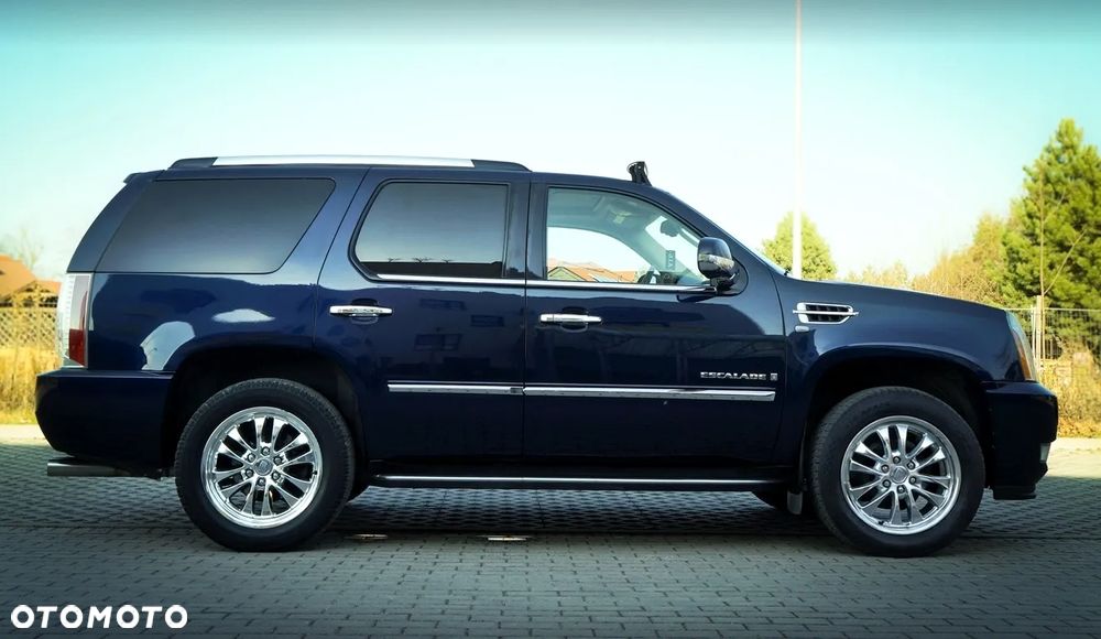 Cadillac Escalade - 8
