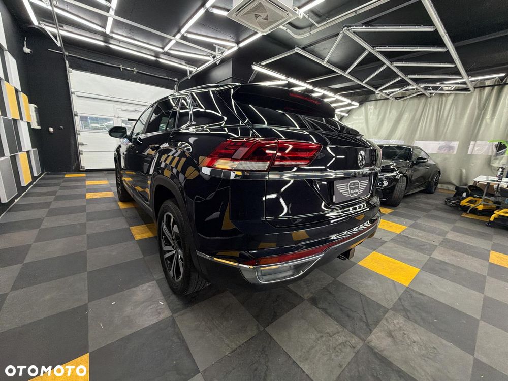Volkswagen Atlas - 2