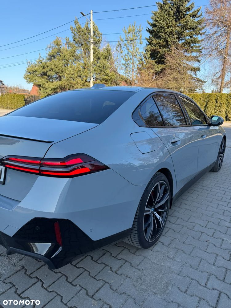 BMW Seria 5 ver-520d-xdrive-mhev-m-sport - 14