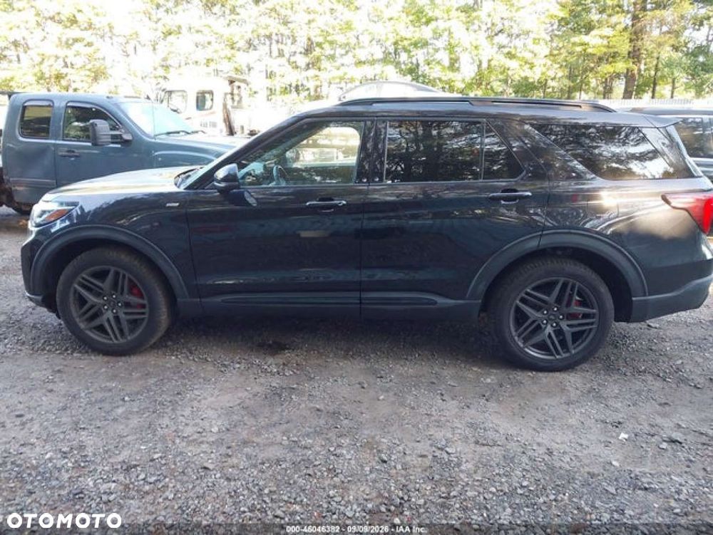 Ford Explorer 2025 photo 2