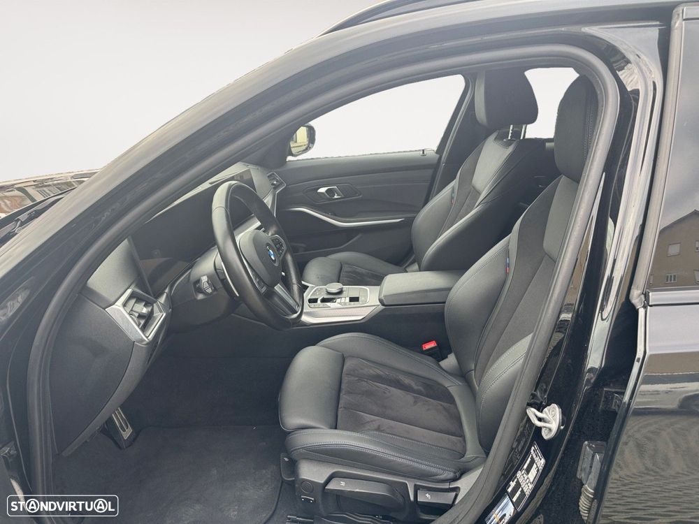 BMW 320 d Touring Pack Desportivo M Auto - 9