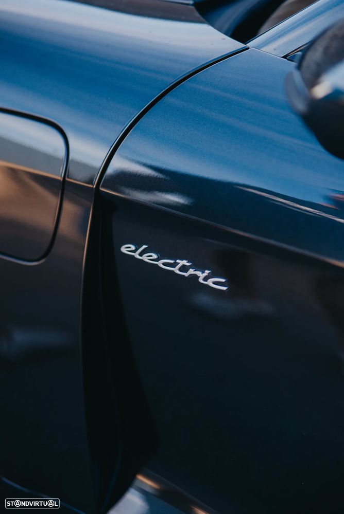 Porsche Taycan Sport Turismo - 42