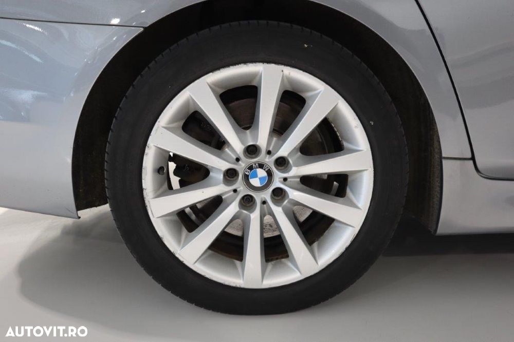 BMW Seria 5 530d xDrive - 9
