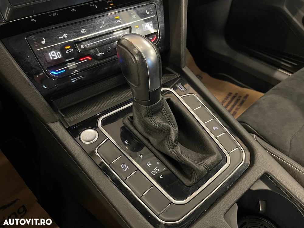 Volkswagen Passat 2.0 TDI DSG Highline - 24