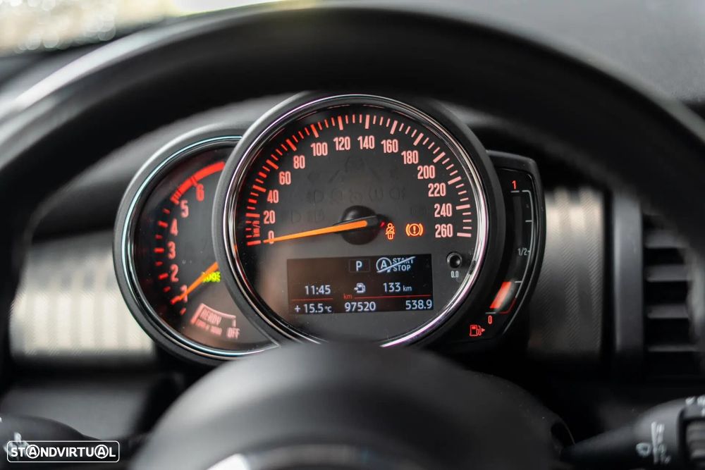 MINI 5 Portas Cooper D Auto - 14