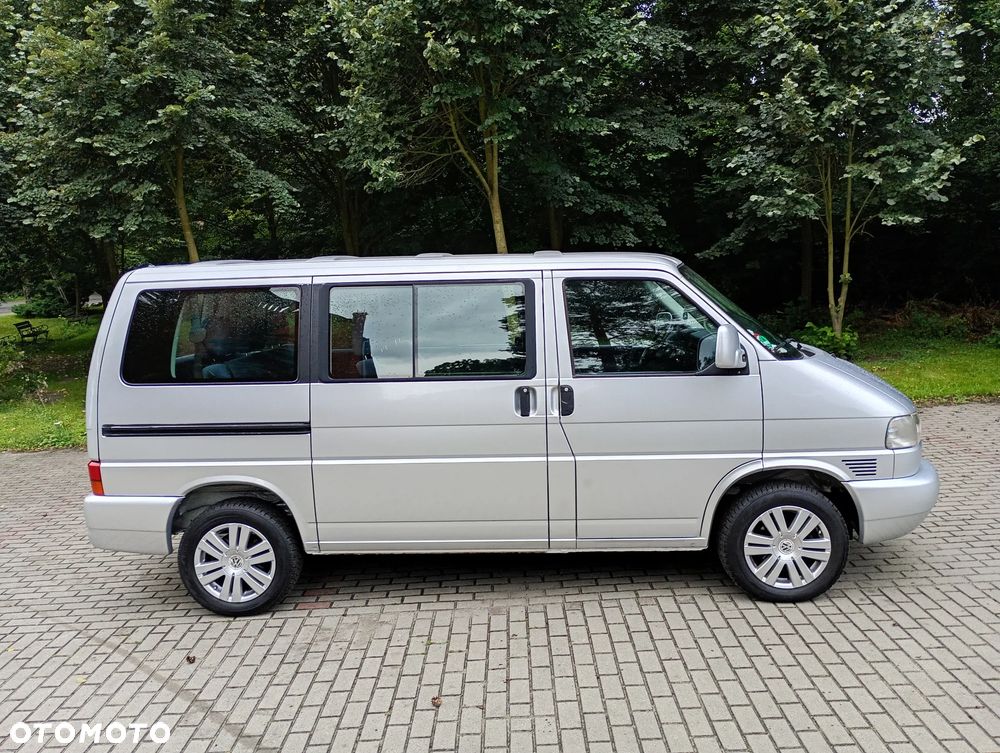 Volkswagen Caravelle - 1