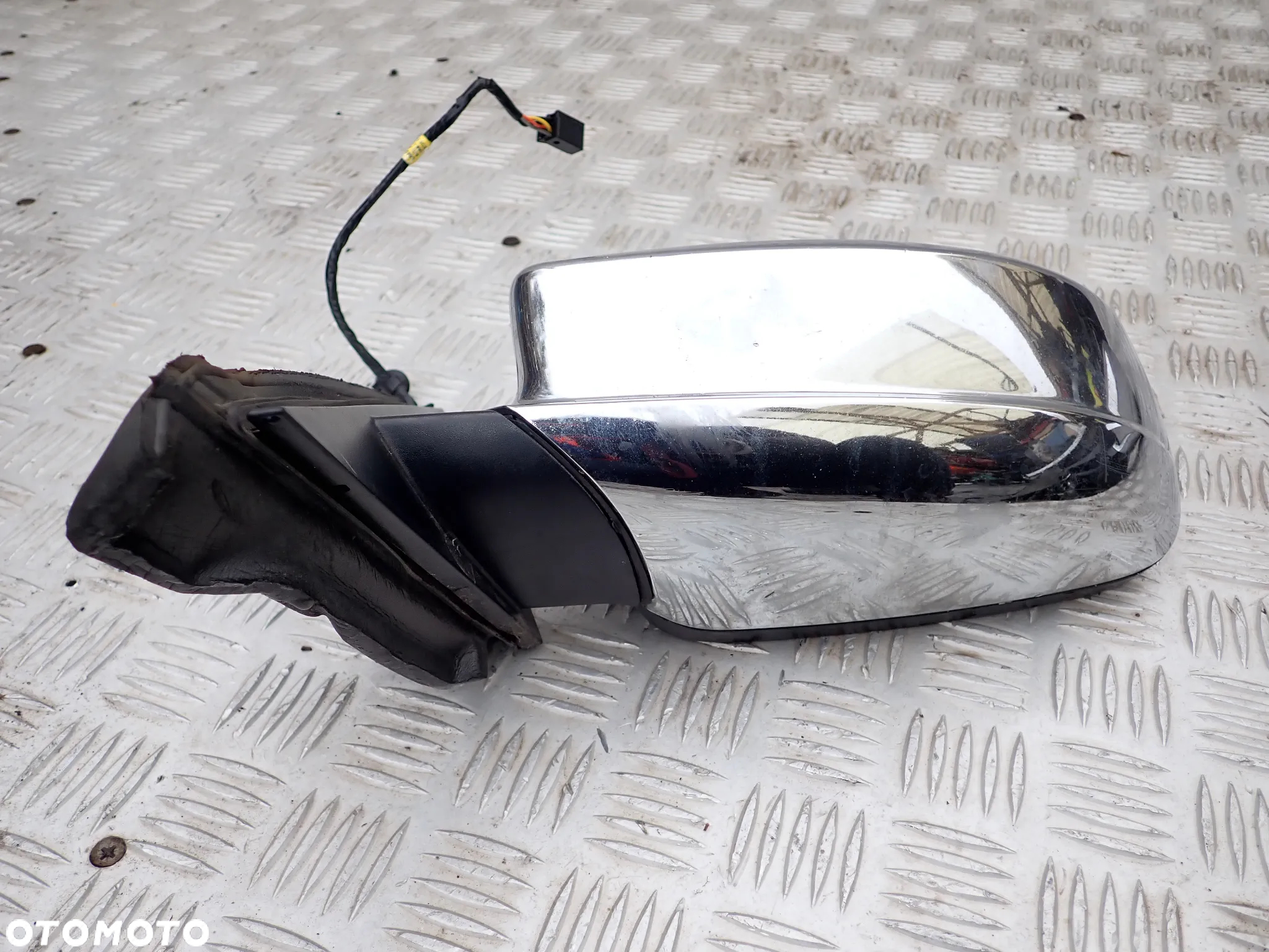 LUSTERKO  PRAWY / LEWY PRZÓD DODGE CHARGER  CHRYSLER 300C 80376 / 80377 5 PINOWE - 5