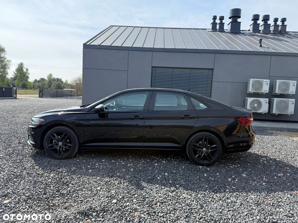 Volkswagen Jetta - 2