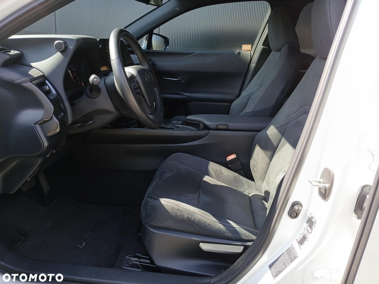 Lexus UX - 9