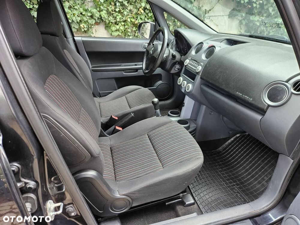 Mitsubishi Colt - 14