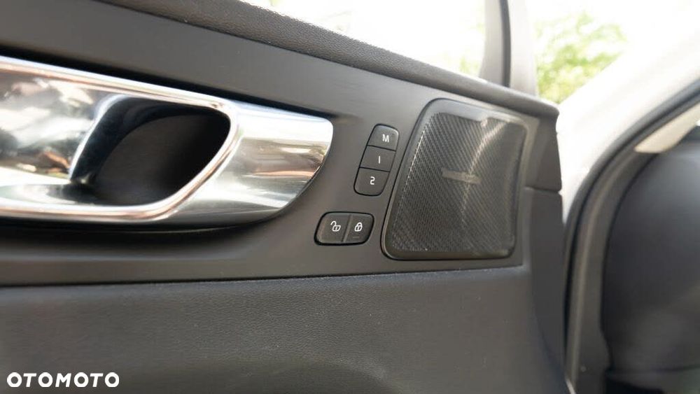 Volvo XC 60 T5 AWD Geartronic Momentum - 25