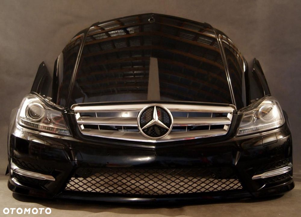 MERCEDES W204 PRZÓD WZMOCNIENIE LAMPY BŁOTNIKI PAS - 1