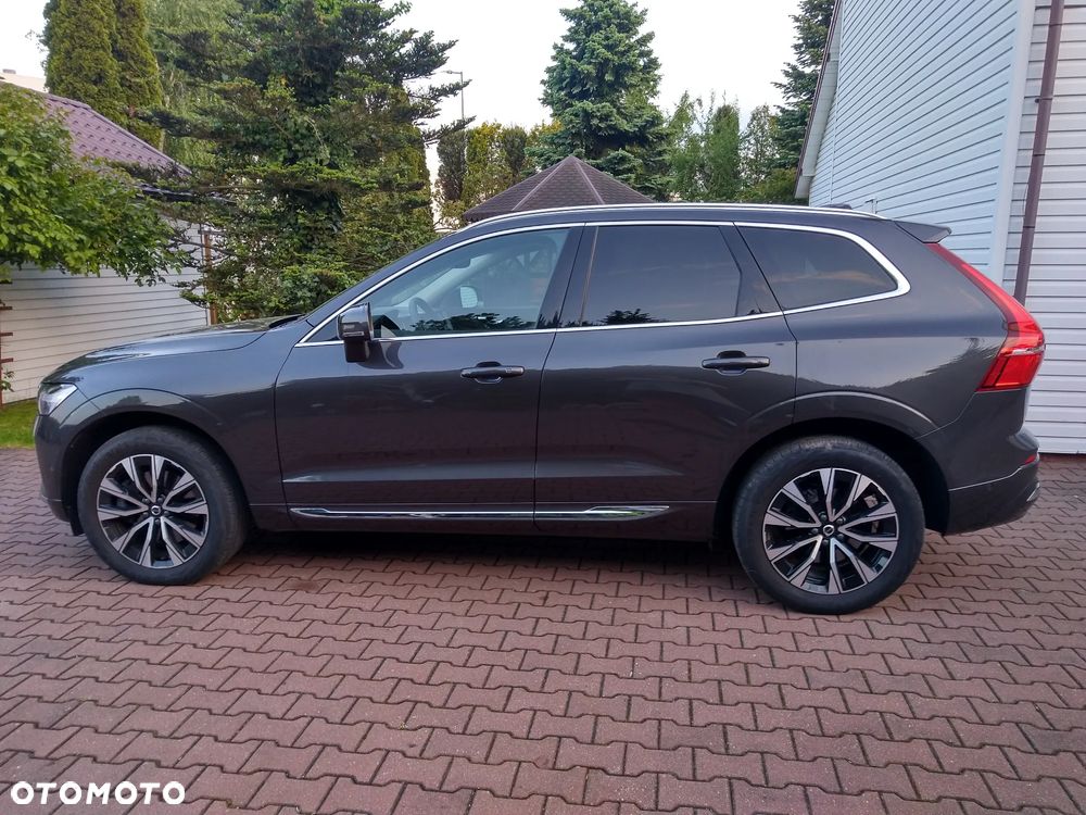 Volvo XC 60 B4 D Plus Dark - 2