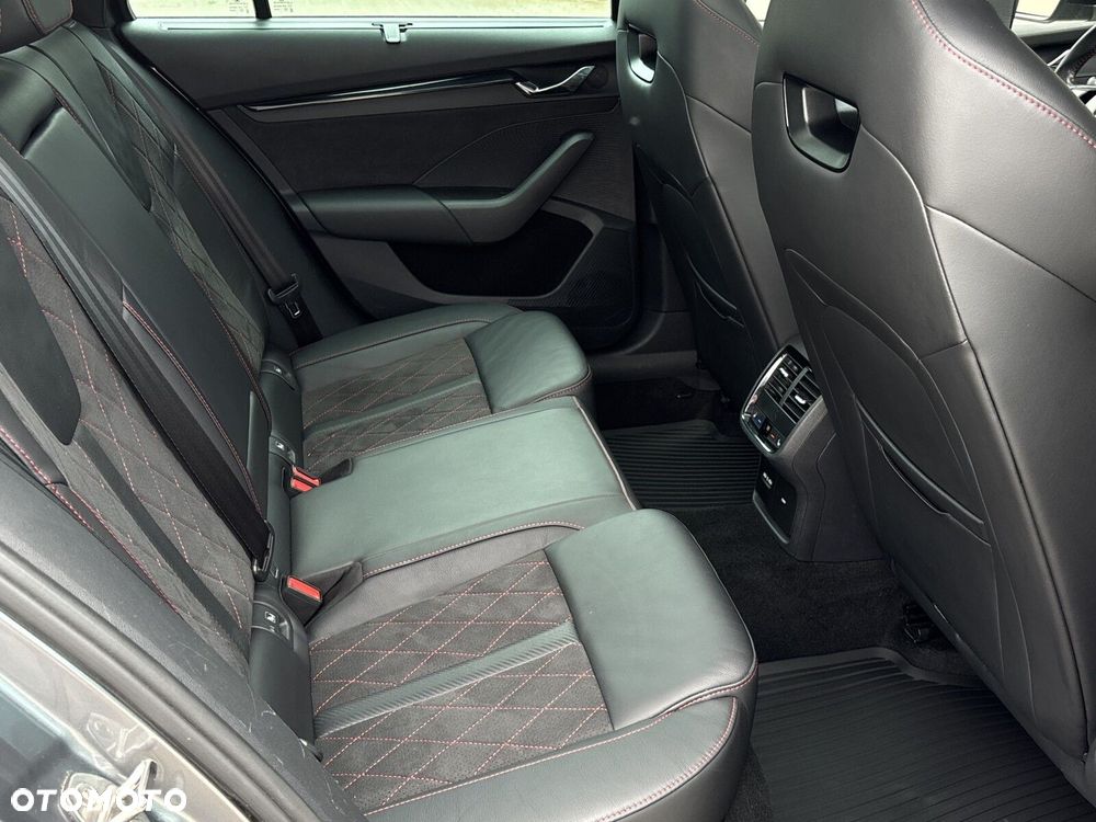Skoda Octavia 2.0 TDI RS DSG - 10