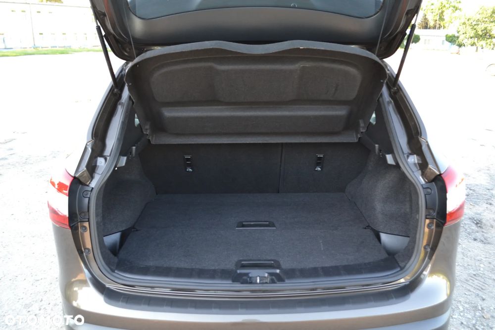 Nissan Qashqai 1.2 DIG-T Tekna EU6 - 12