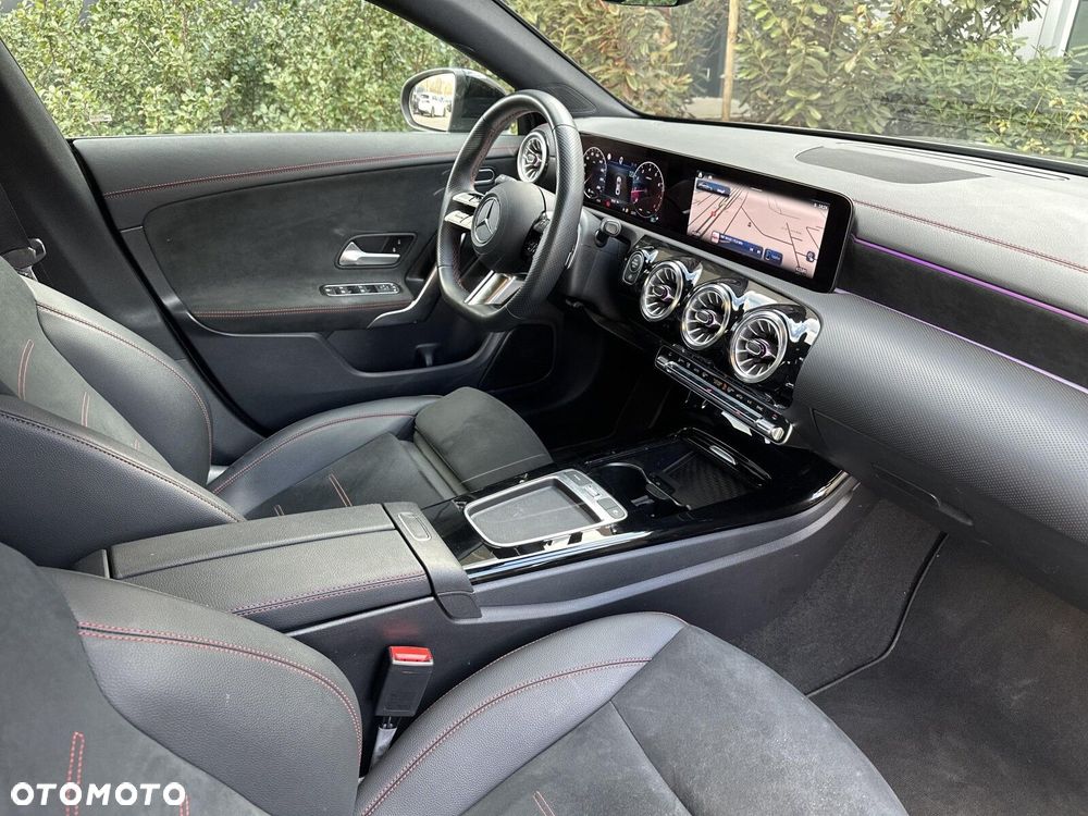 Mercedes-Benz CLA 200 AMG Line 7G-DCT - 13