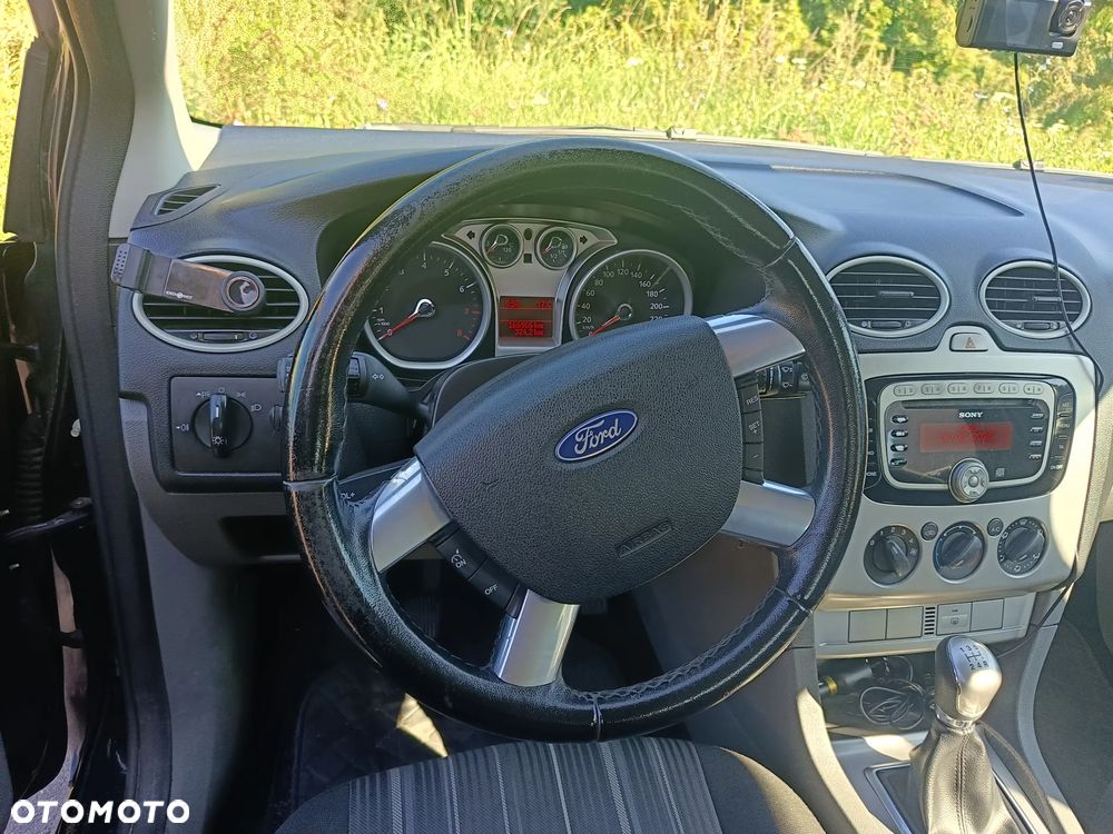 Ford Focus 1.6 Ambiente - 12