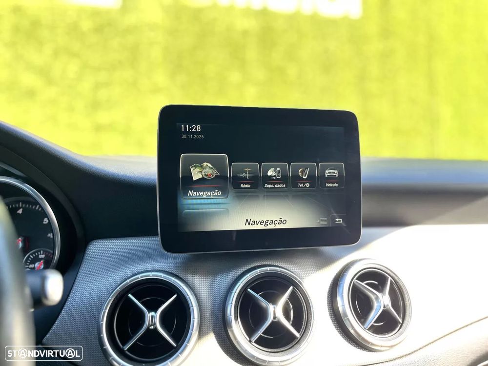 Mercedes-Benz CLA 200 d Shooting Brake AMG Line Aut. - 16