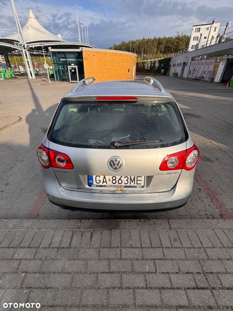 Volkswagen Passat 2.0 TDI DPF Highline DSG - 4