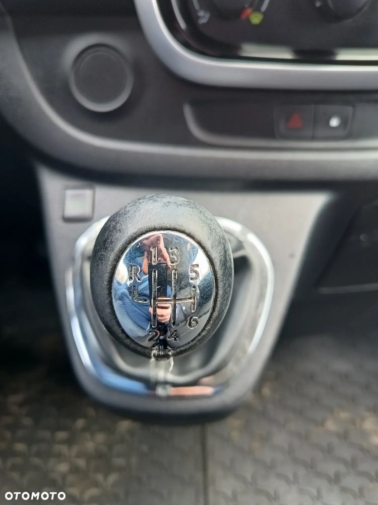 Opel Vivaro LONG L2H1 1.6 diesel 125kM 2019rok 155tyś.km EURO 6! AUTO W PEŁNI SPRAWNE, NIE WYMAGA WKŁADU FINANSOWEGO!!!SPROWADZONY ZE SZWECJI- ZAREJESTROWANY! - 32