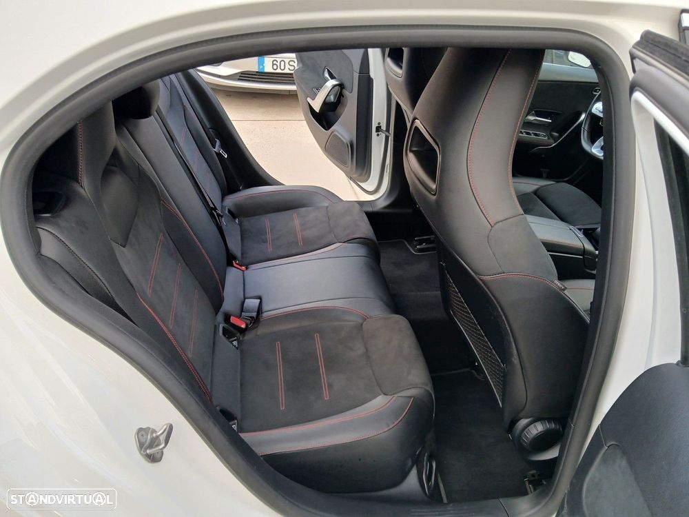 Mercedes-Benz A 200 d 4Matic 8G-DCT AMG Line - 12