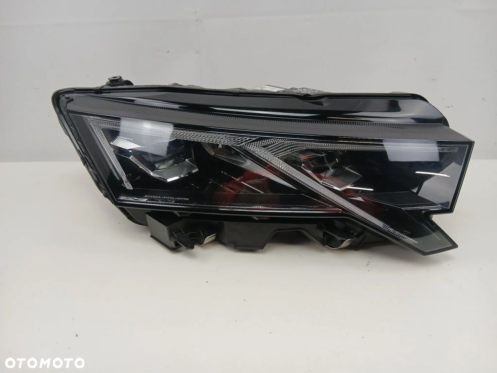 Reflektor przód przedni prawy lampa FULL LED Skoda Octavia IV LIFT FL - 1