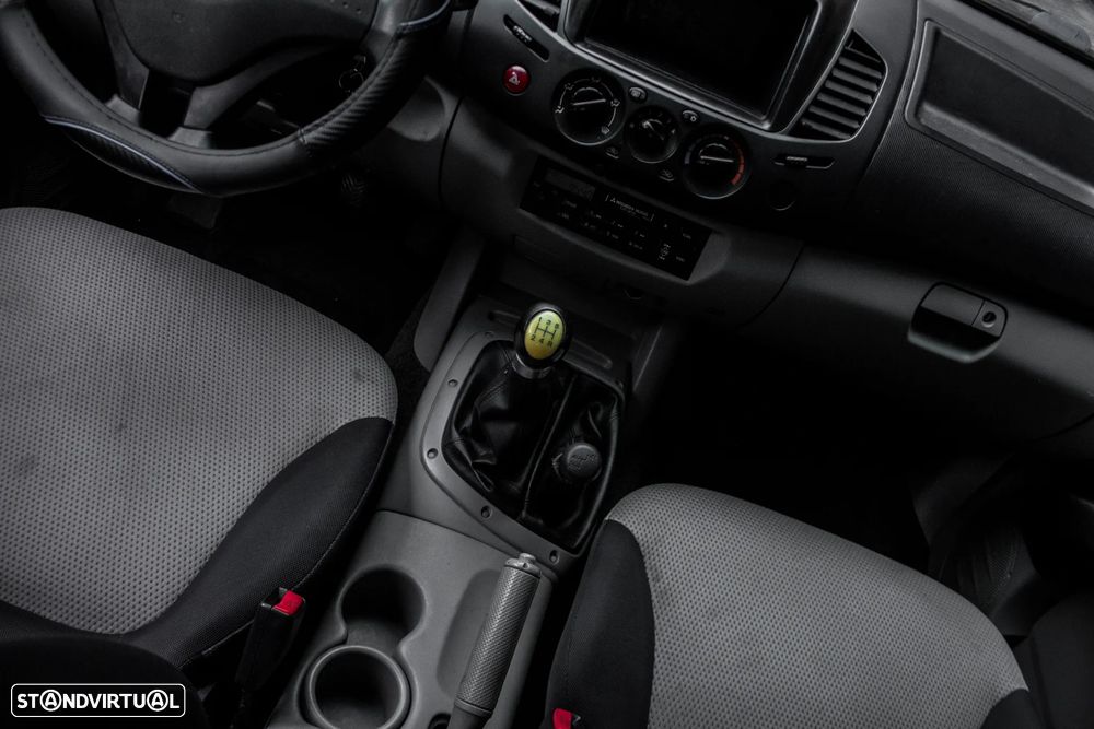 Mitsubishi L200 2.5 DI-D CD Intense 4WD - 31