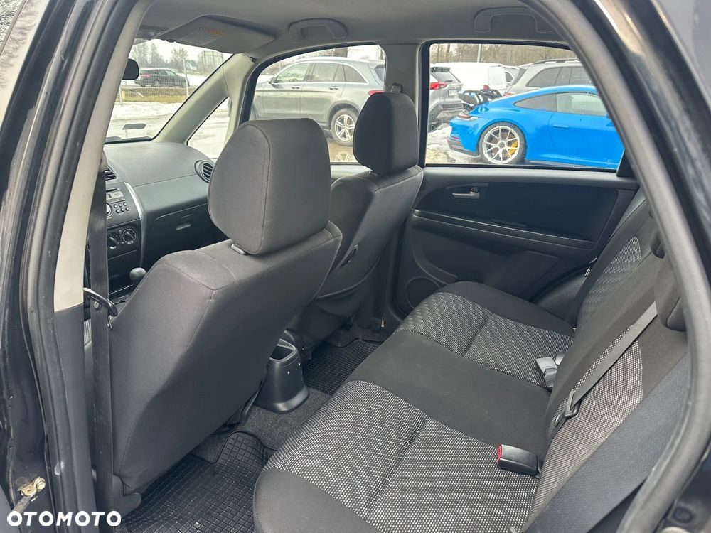 Suzuki SX4 - 8