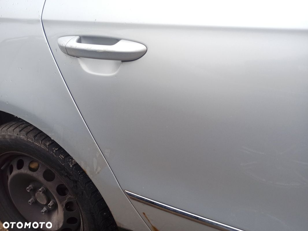 Drzwi prawy tył kompletne VW PASSAT B6 KOMBI LA7W - 3