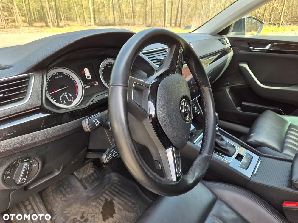 Skoda Superb 2.0 TDI L&K DSG - 9