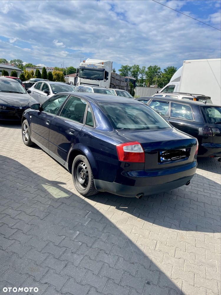 Audi A4 Limousine - 5