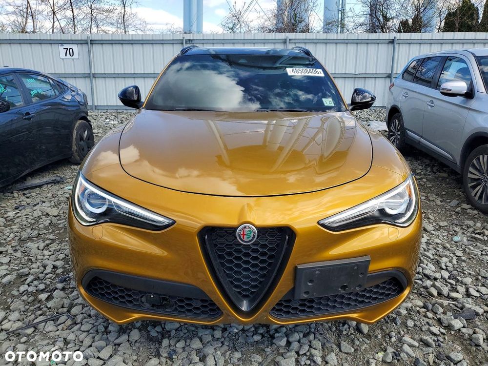 Alfa Romeo Stelvio - 5