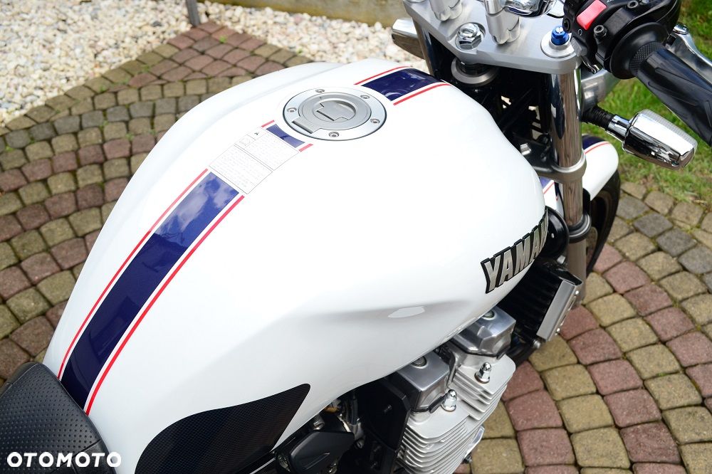 Yamaha XJR - 6