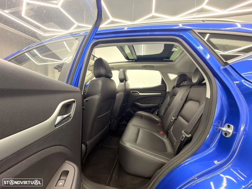 MG ZS EV 44.5 kWh Luxury - 9
