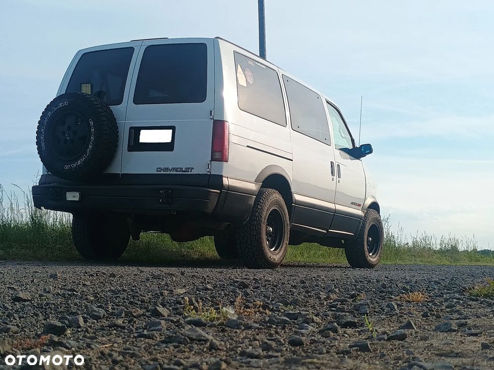 Chevrolet Astro - 2