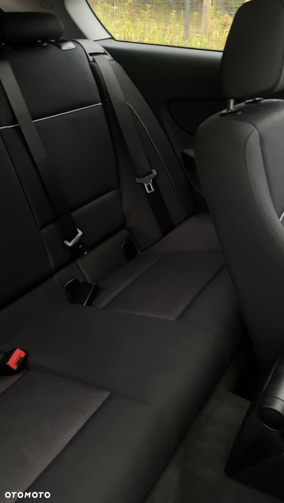 BMW Seria 1 - 32