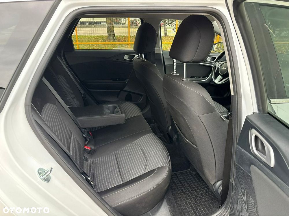 Kia Ceed 1.5 T-GDI M DCT - 17