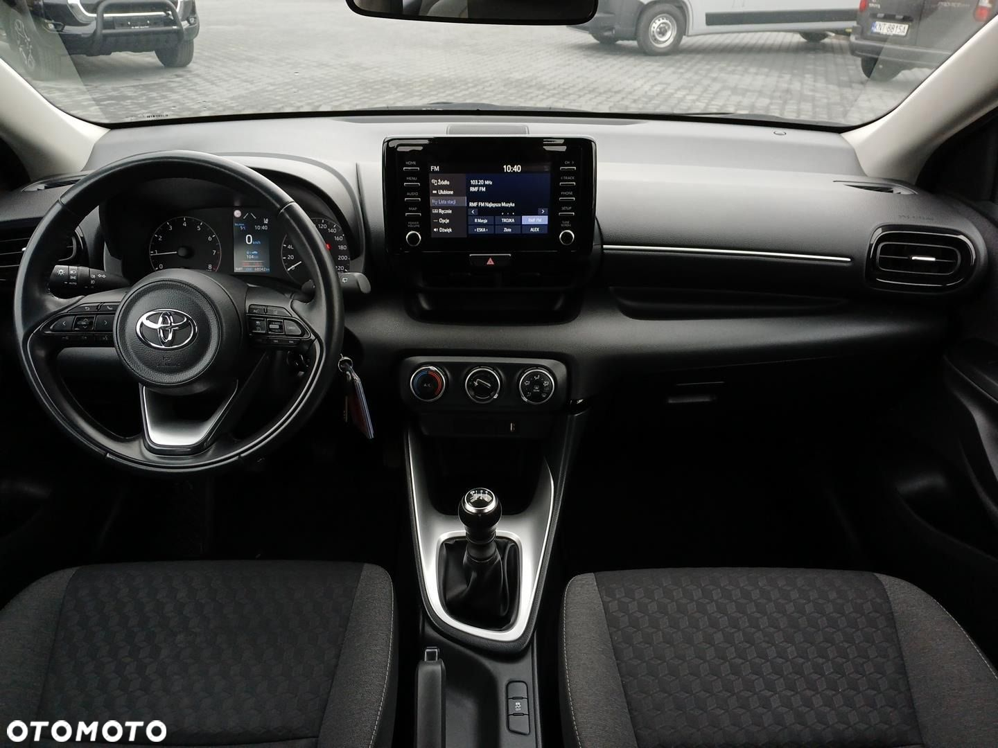 Toyota Yaris - 10