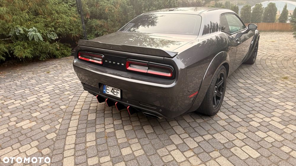 Dodge Challenger - 3