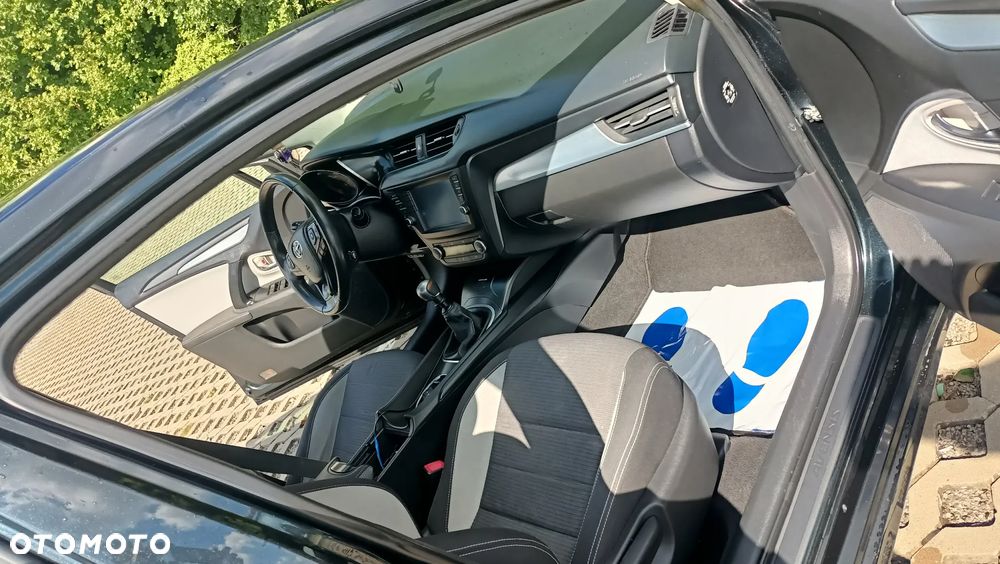 Toyota Avensis 2.0 D-4D Premium - 9