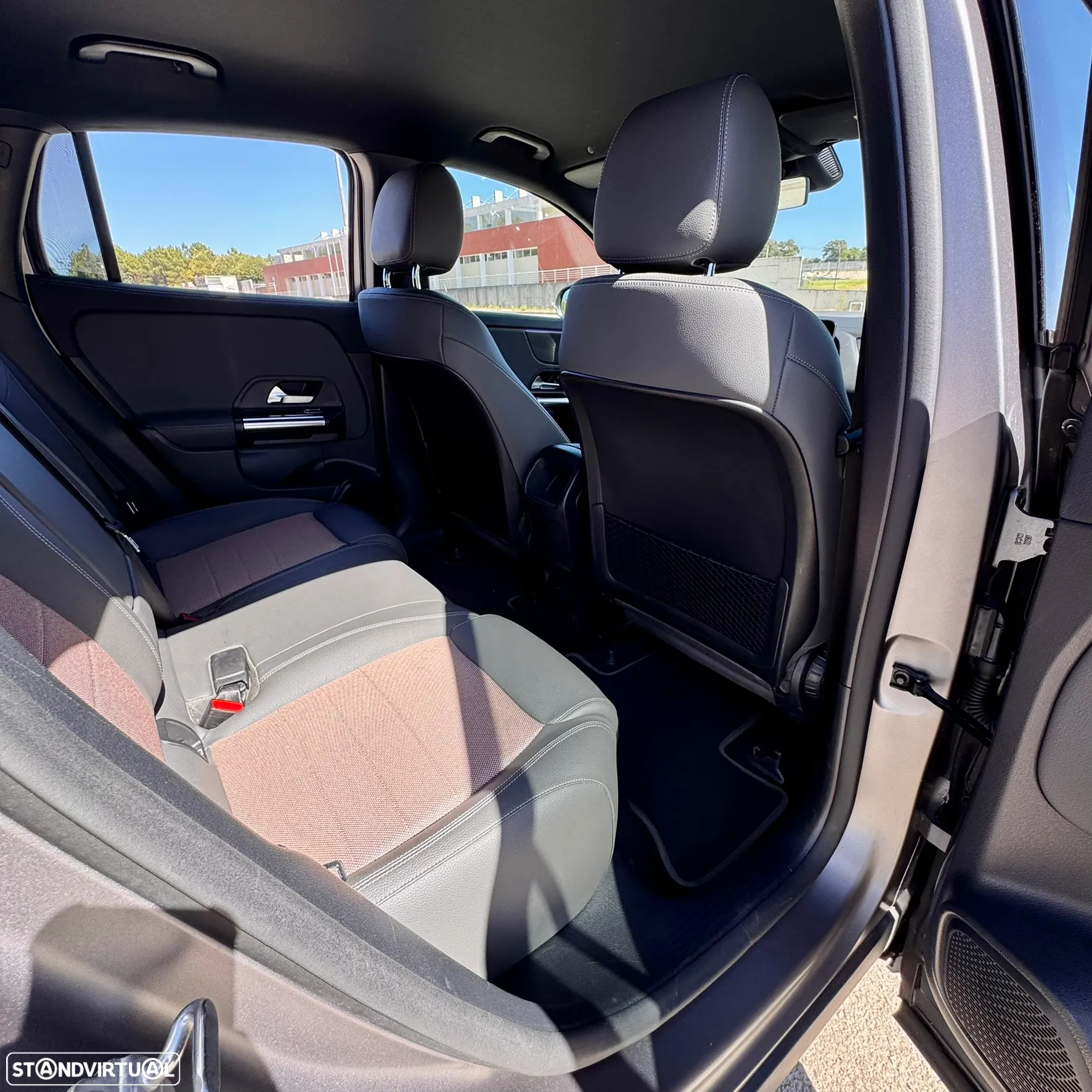 Mercedes-Benz EQA 250+ Electric Art - 32