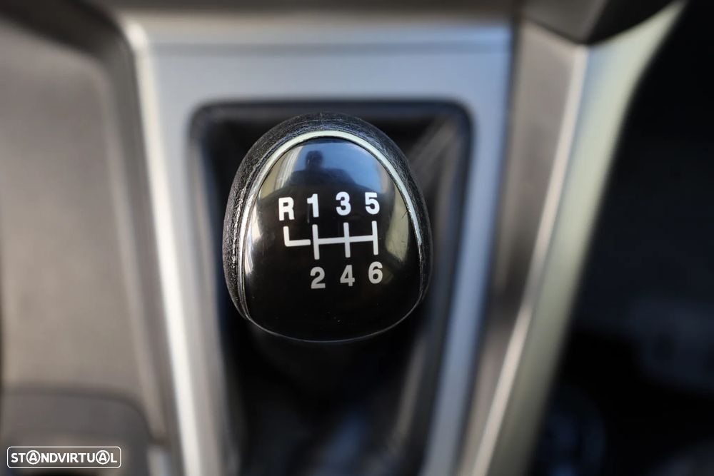Ford Focus 1.0 EcoBoost S&S Champions Edition - 10