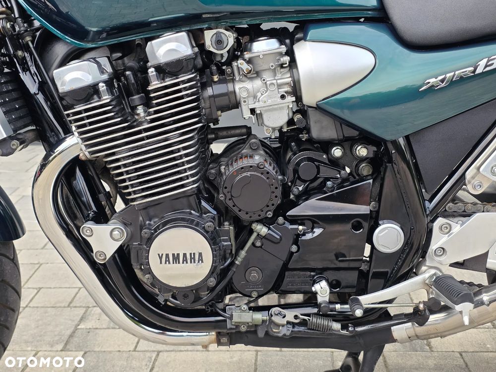 Yamaha XJR - 32