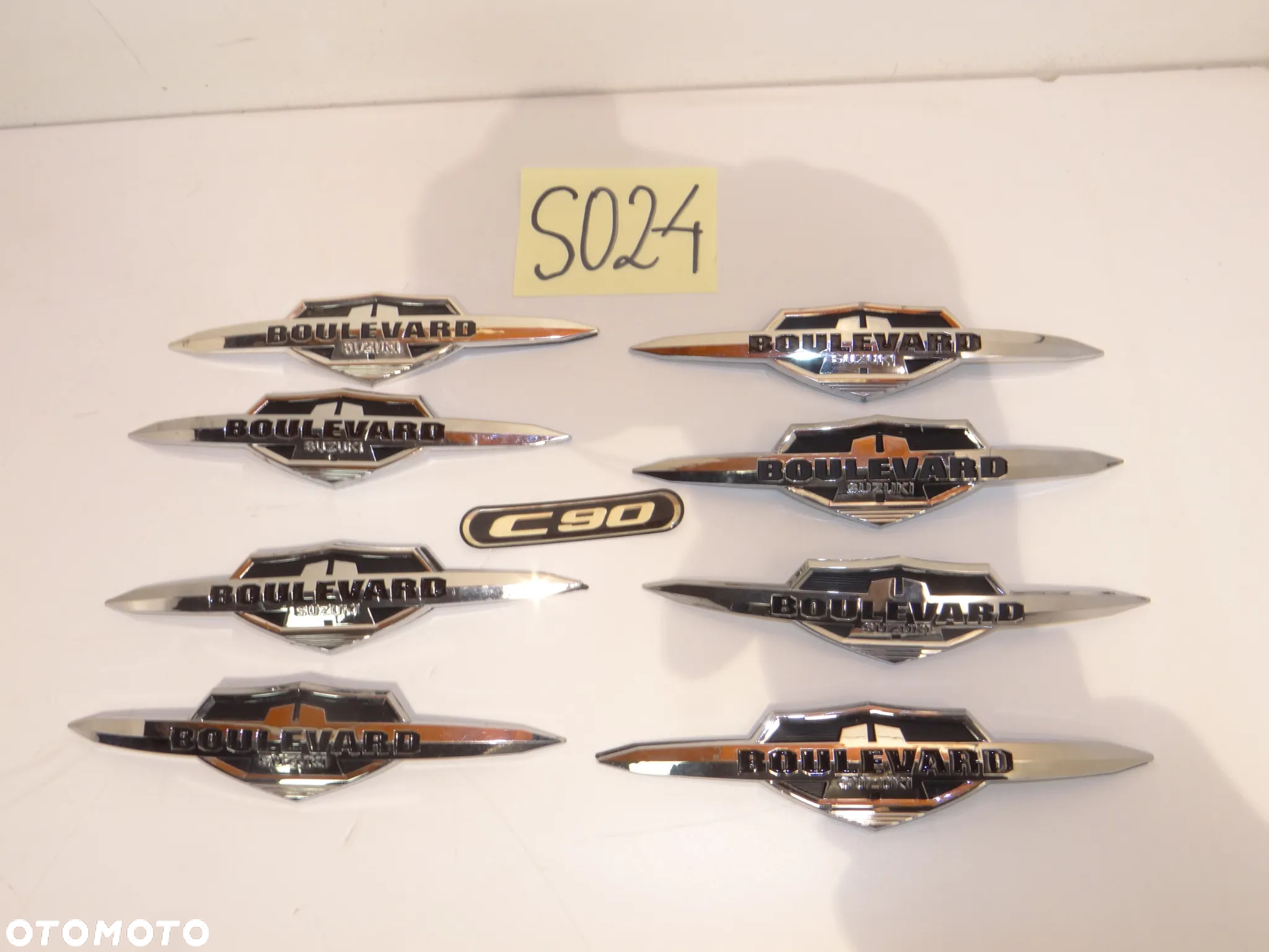 SUZUKI BOULEVARD EMBLEMAT ZNACZEK NA ZBIORNIK PALIWA BAK  S024 - 7