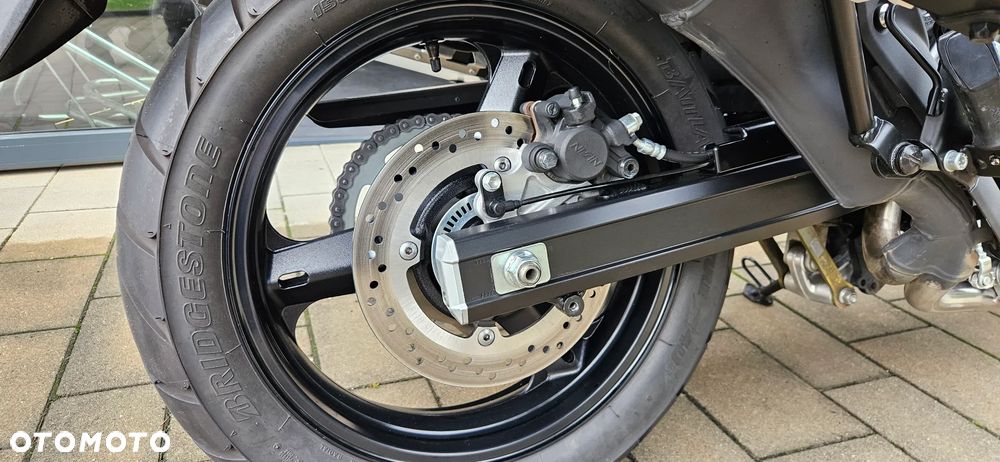 Suzuki V-STROM - 16